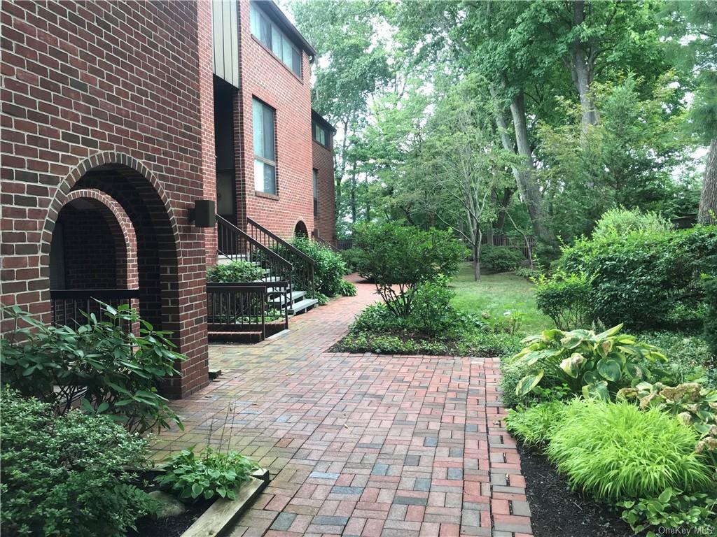 Primary Photo - 150 N Bedford Rd