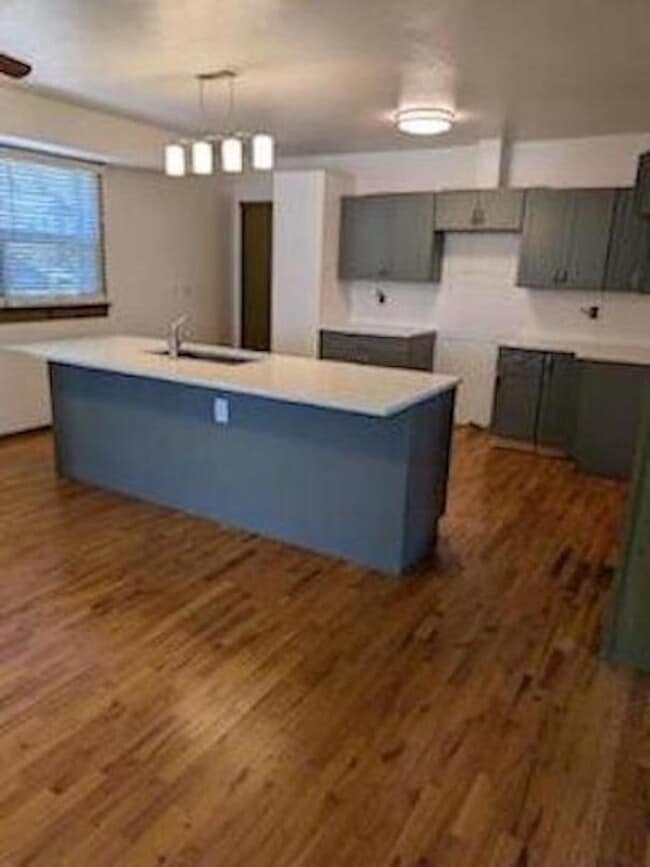 Building Photo - 1393 S Foothill Dr