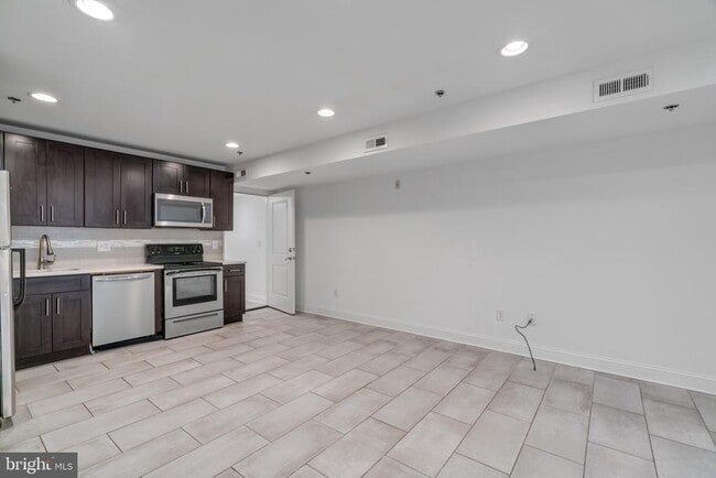 Foto del edificio - 2566 Frankford Ave