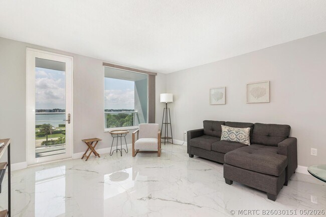 Foto del edificio - 3450 S Ocean Blvd