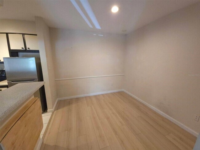 Foto del edificio - 9100 Dr M.L.K. Jr St N