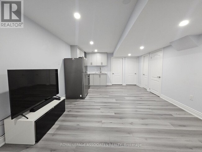 Building Photo - 131 Lloyd Sanderson Dr