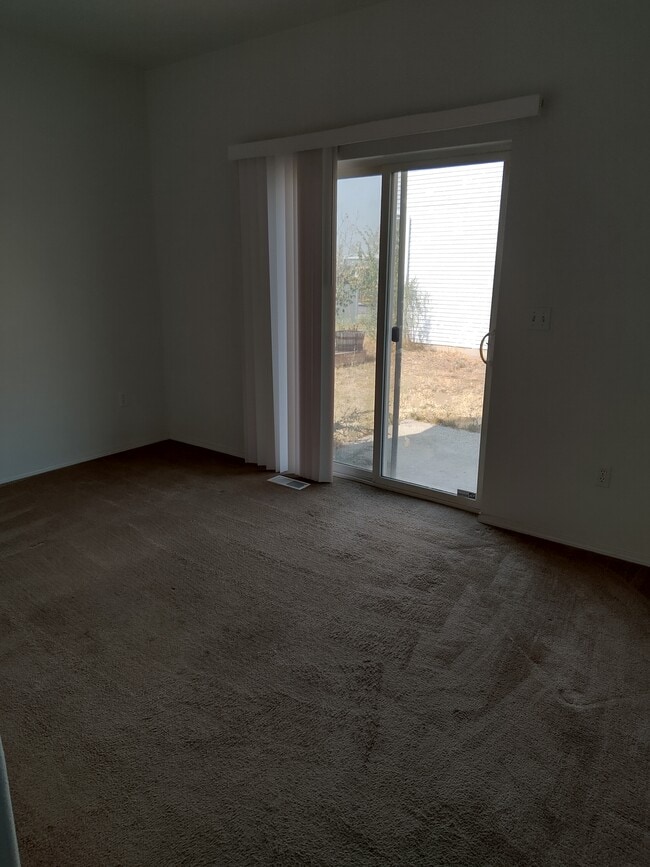 Foto del edificio - 1012 West Dr