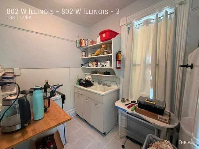 Foto del edificio - 802 W Illinois St