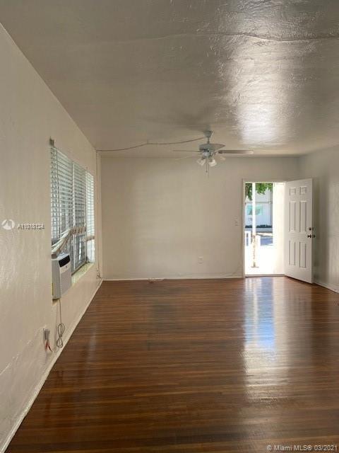 Foto del edificio - 9300 E Bay Harbor Dr