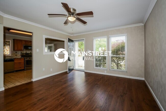 Building Photo - 3 Bedroom Pet-Friendly Home in Florissant, MO with Main Street Renewal