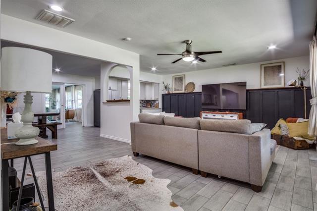 Building Photo - 3501 Wedgway Dr