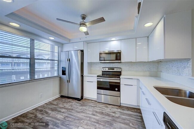 Photo - 4401 Martinique Ct Apartment