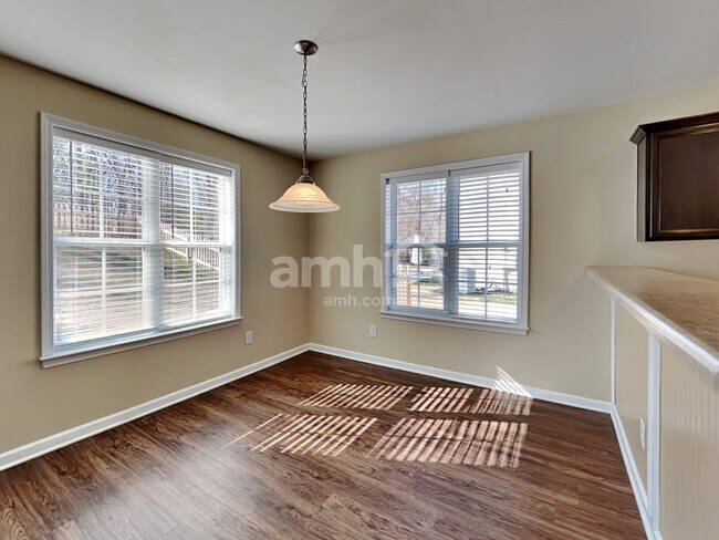 Building Photo - 416 Joneshaven Dr