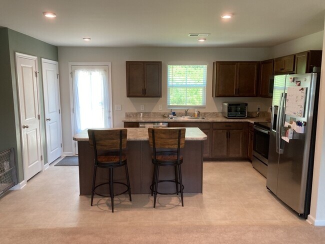 Foto del edificio - Lovely Home with Convenience