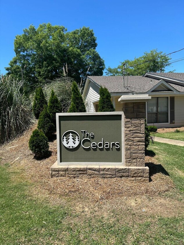 Foto principal - 115 Cedar Ct