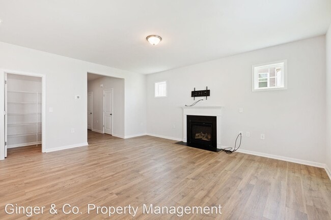 Building Photo - 3 br, 2.5 bath House - 413 Sunny Fields Drive