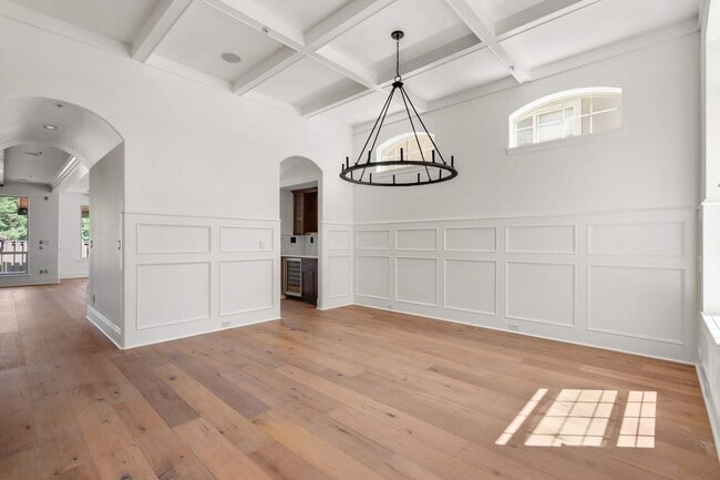 Building Photo - Gorgeous 5 Bedroom | 4 Bath Single Family Home | Arbor Heights Community | Highly Desirable North...