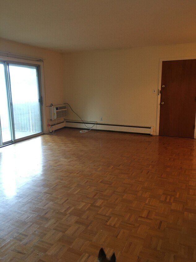 Living Room - 11 Longwood Dr