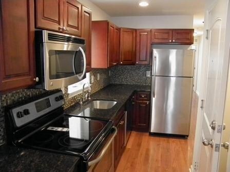 Foto principal - 2353 N Park Ave