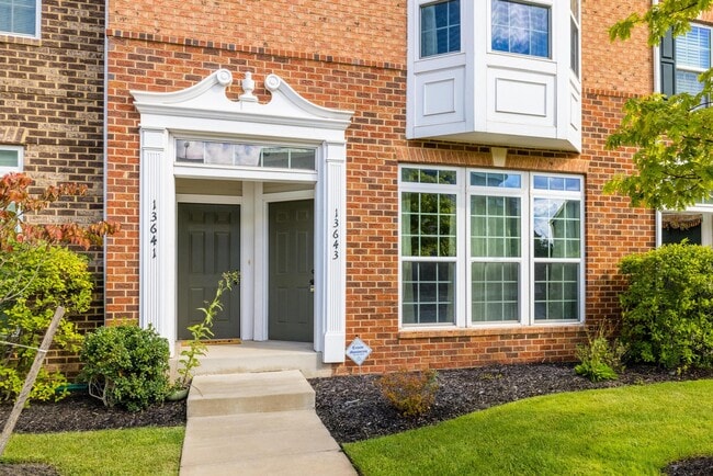 Foto del edificio - 13643 Air and Space Museum Pky