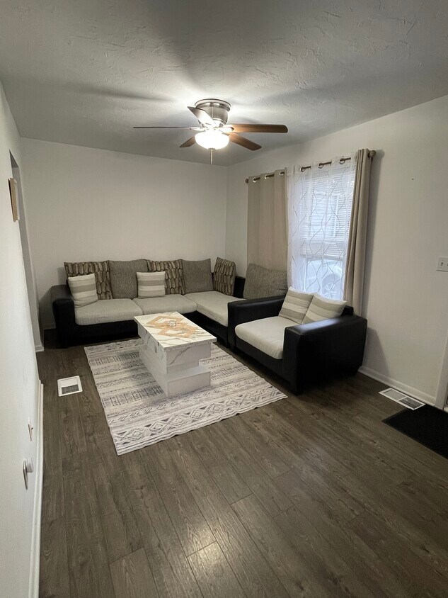 Foto principal - 4195 W 210th St