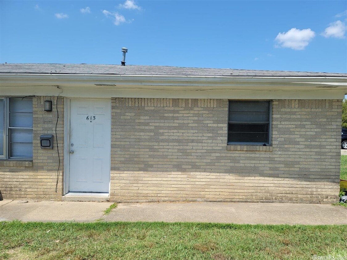 613 Lenora St, Jacksonville, AR 72076 Townhome Rentals in Jacksonville AR