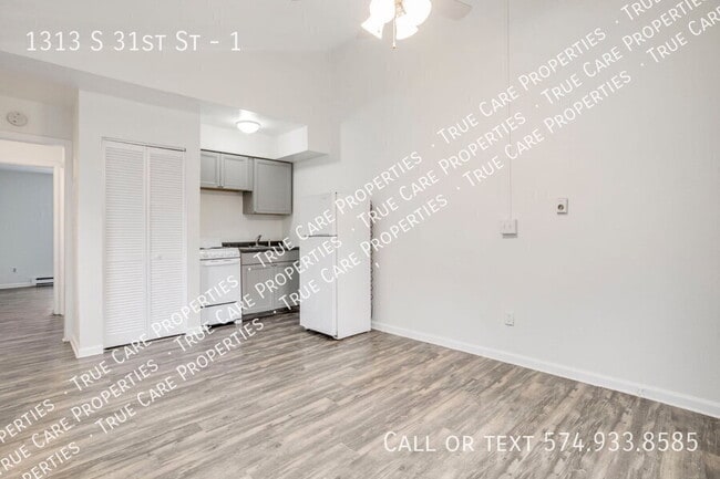 Building Photo - 1313 S 31st St