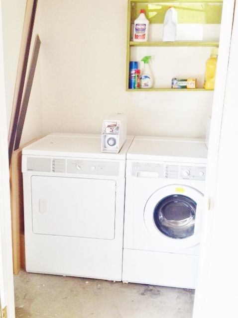 washer/dryer in building - 662 Bush St