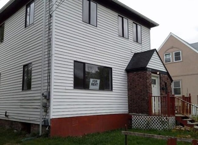 Building Photo - 29 Cottage St