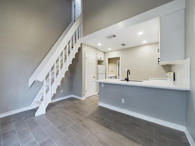 Building Photo - 2815 Rio Grande St