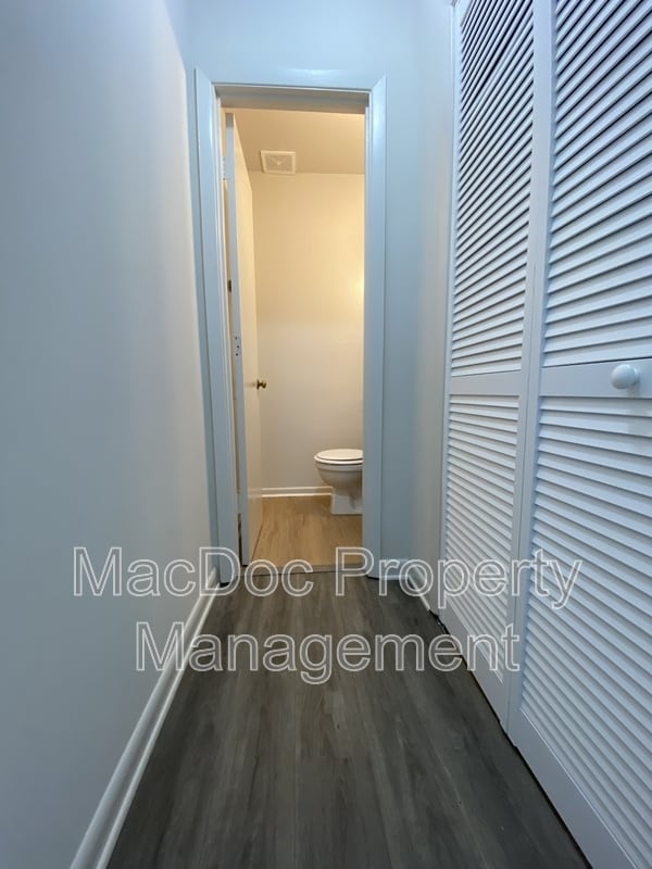 Building Photo - 813 Sledgehammer Dr