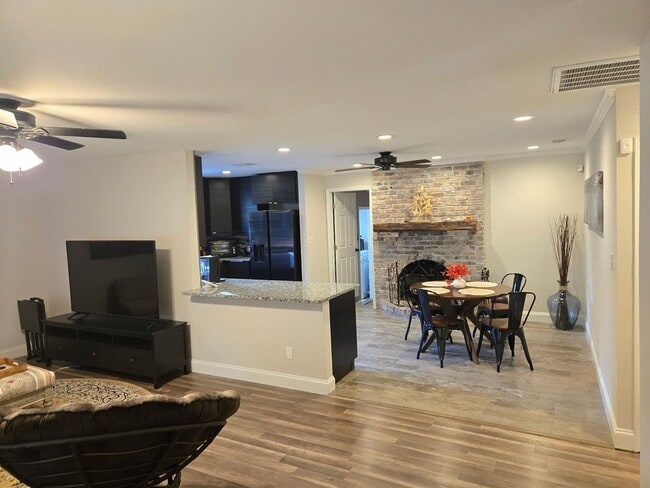 Foto del edificio - Near Uptown & UNCC with Sunroom