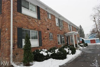 Building Photo - 630 ANN St