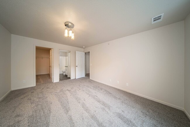 Foto del edificio - Riverwood Luxury Apartments