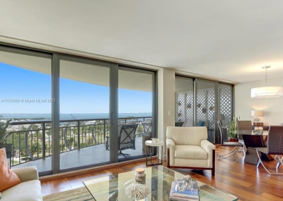 Primary Photo - 2843 S Bayshore Dr