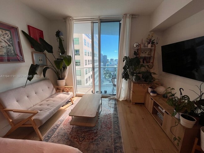 Building Photo - 185 SW 7th St