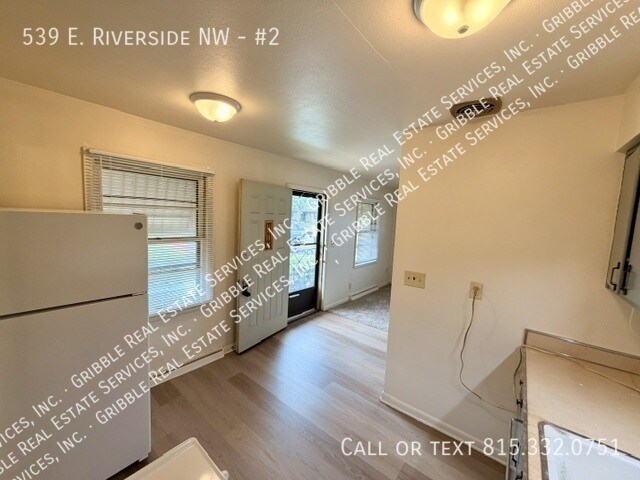 Foto del edificio - 539 E Riverside Blvd