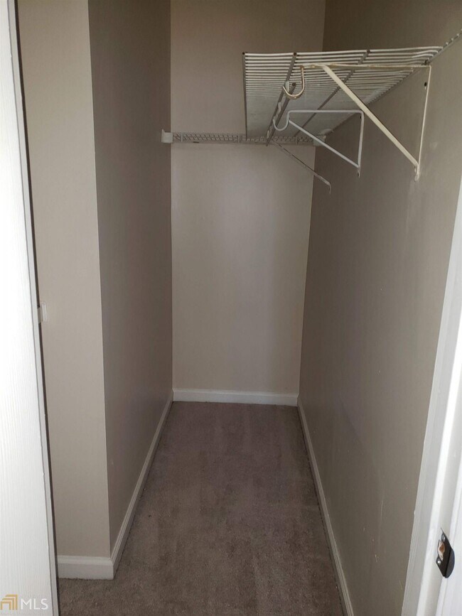 Building Photo - 5809 Sheldon Ct