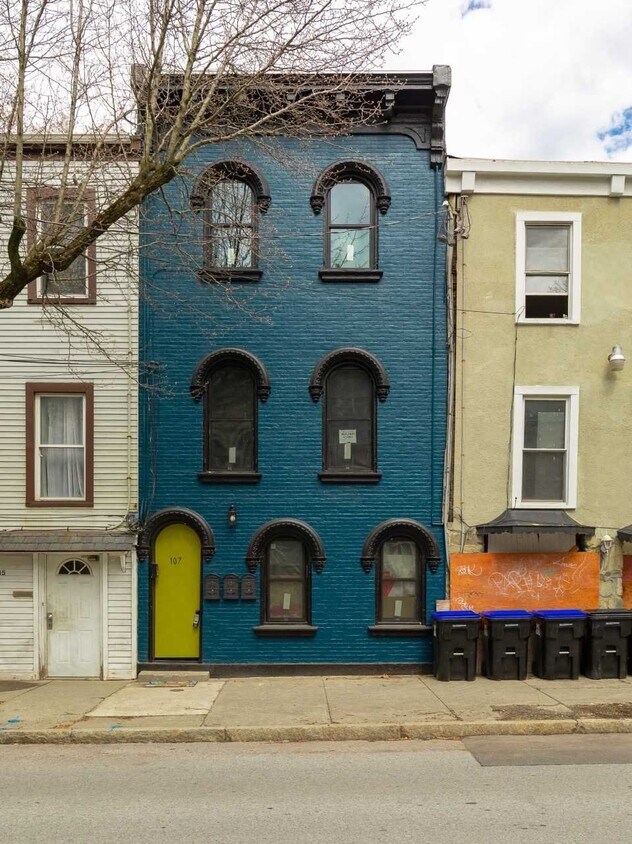 107 Cannon St Unit 3, Poughkeepsie City, NY 10601 Room for Rent in