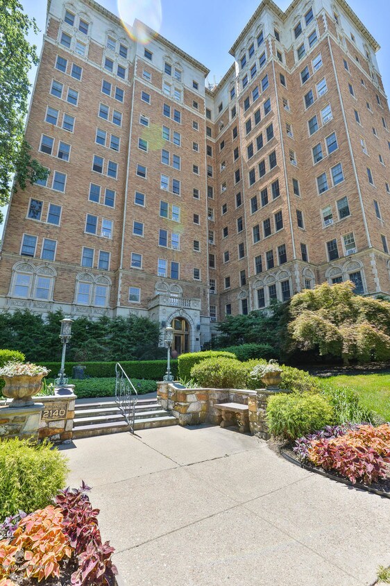 Primary Photo - 2140 Bonnycastle Ave