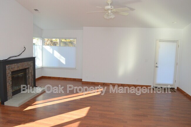Foto del edificio - 62 Plumwood Ct