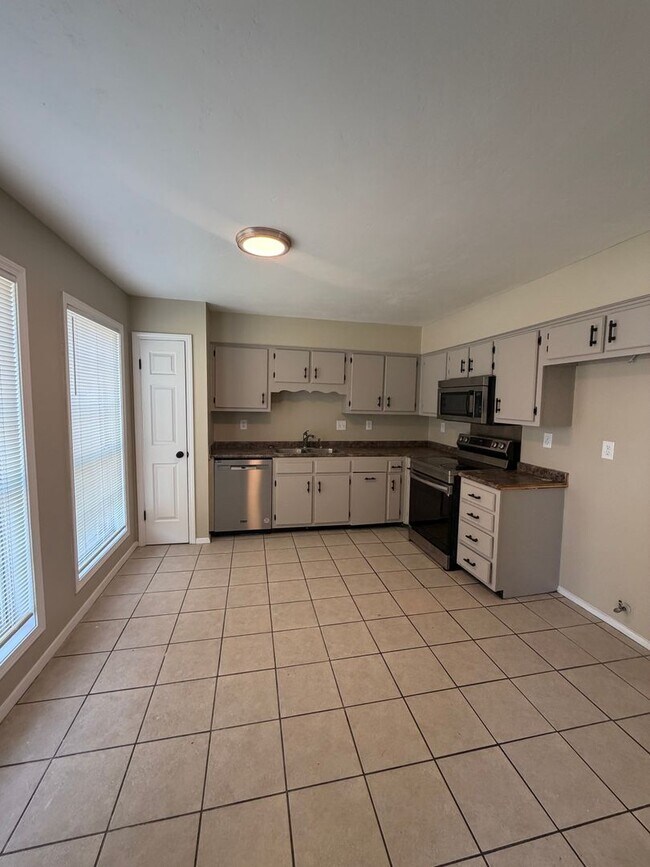 Foto del edificio - 6975 Wesley Ct