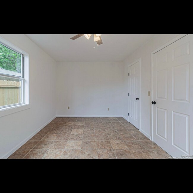 Foto del edificio - 210 N San Jacinto St