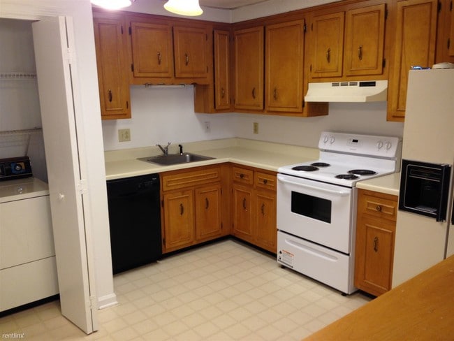 Building Photo - 3085 Woody Ln
