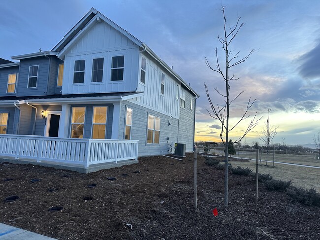 Building Photo - 5449 Euclid Dr