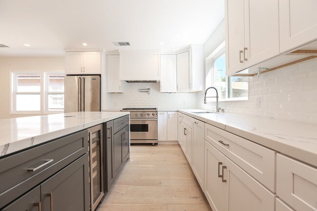 Foto del edificio - 12524 WOODBINE St