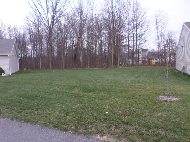 Spacious Side Yard - 18 Klines Cv