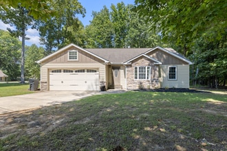 Building Photo - 21 Hilltop Dr