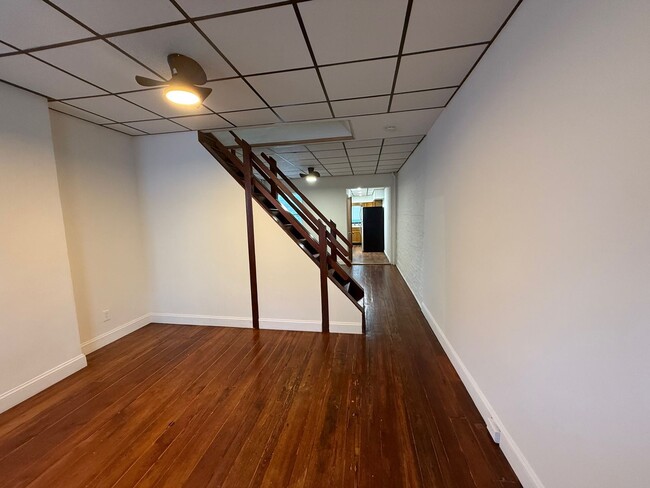 Foto del edificio - Cute, updated 2BR house coming up for Sept...
