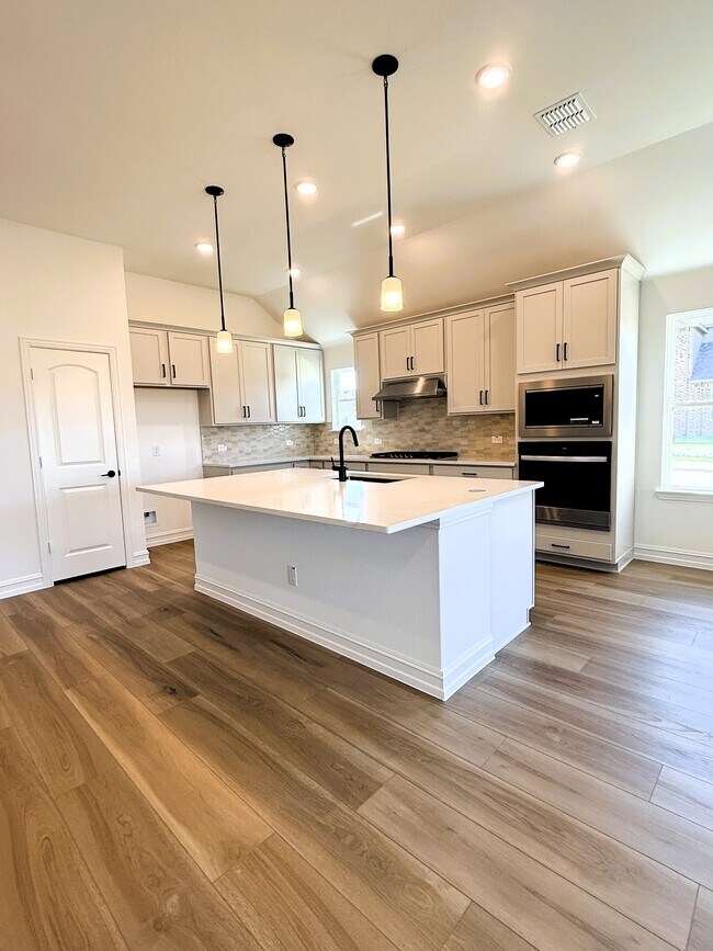 Foto del edificio - 4349 Noble Ln