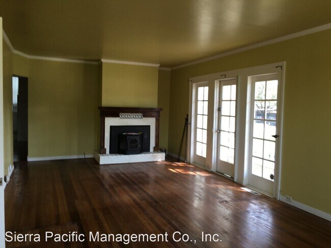 Foto del edificio - 4 br, 3 bath Apartment - 443 W Wood Ave