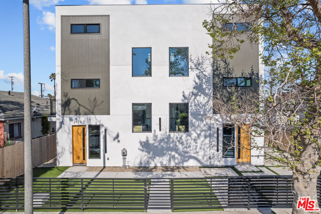 Foto principal - 2923 Burnside Ave