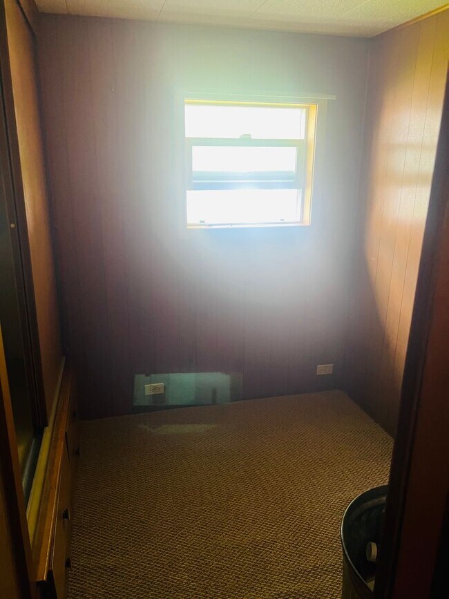 Foto del edificio - 3-Bedroom Home with Shop & Yard