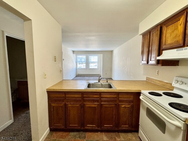 Building Photo - 7 Oak Ridge Rd